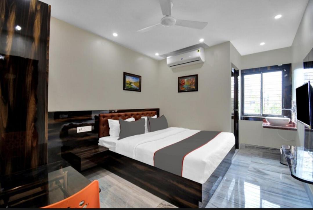 Om Guest House And Banquet Calcuta Exterior foto